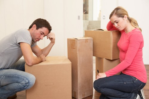 Local moving truck planning around West Kensington streets